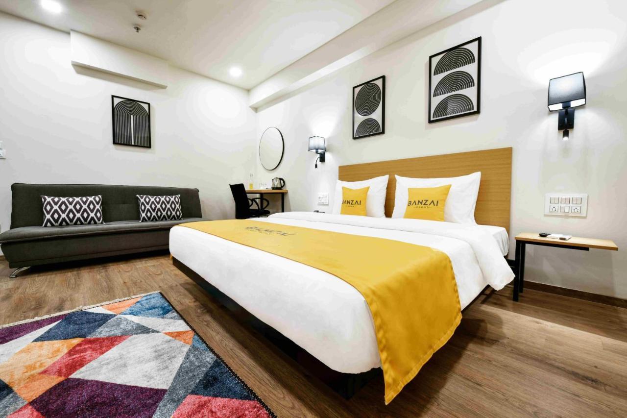 Banzai Rooms Nashik Buitenkant foto