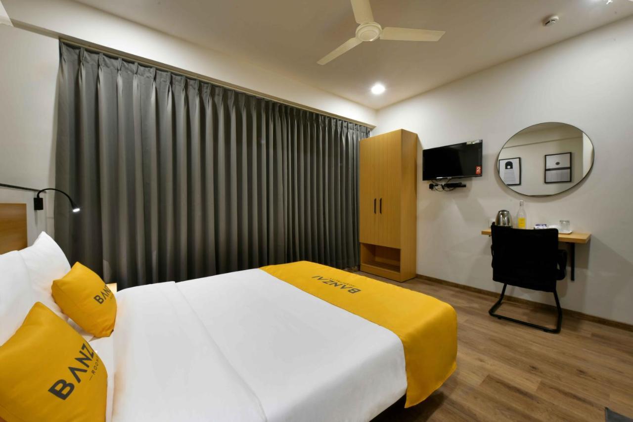 Banzai Rooms Nashik Buitenkant foto