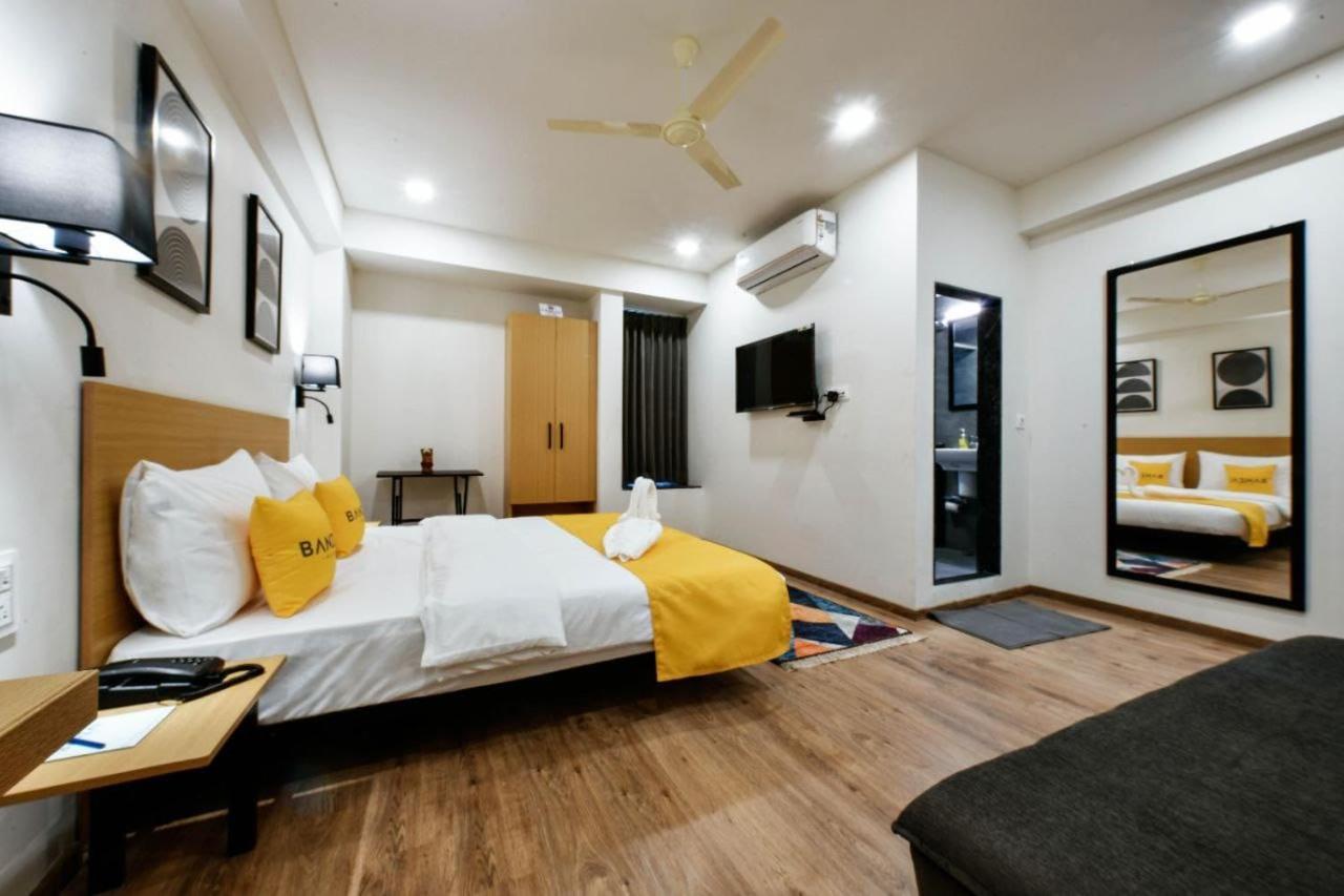 Banzai Rooms Nashik Buitenkant foto