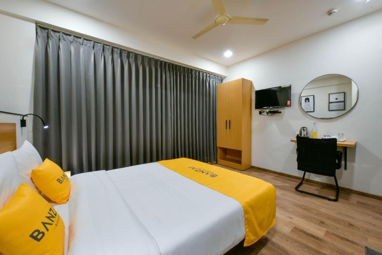 Banzai Rooms Nashik Buitenkant foto