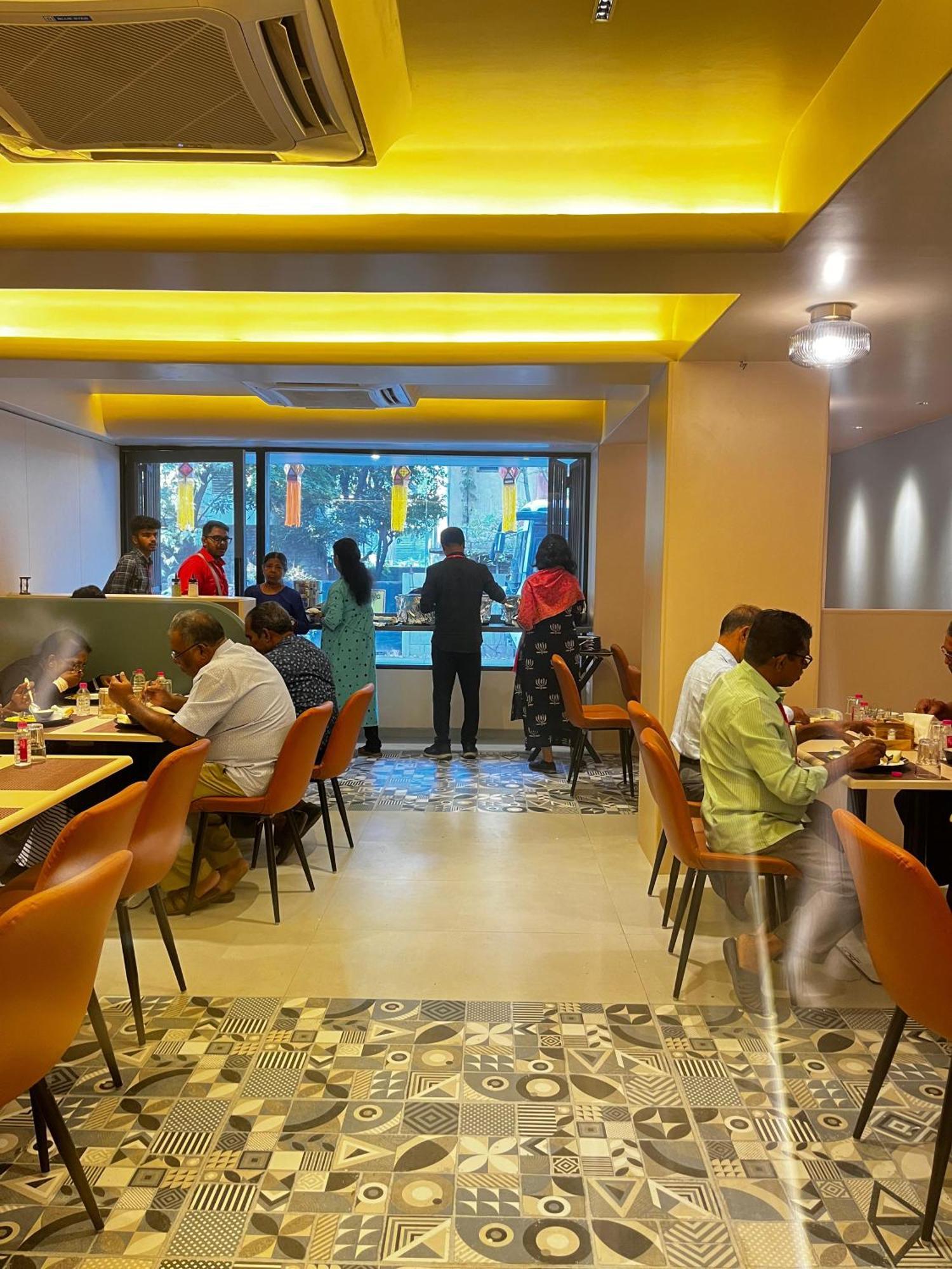 Banzai Rooms Nashik Buitenkant foto