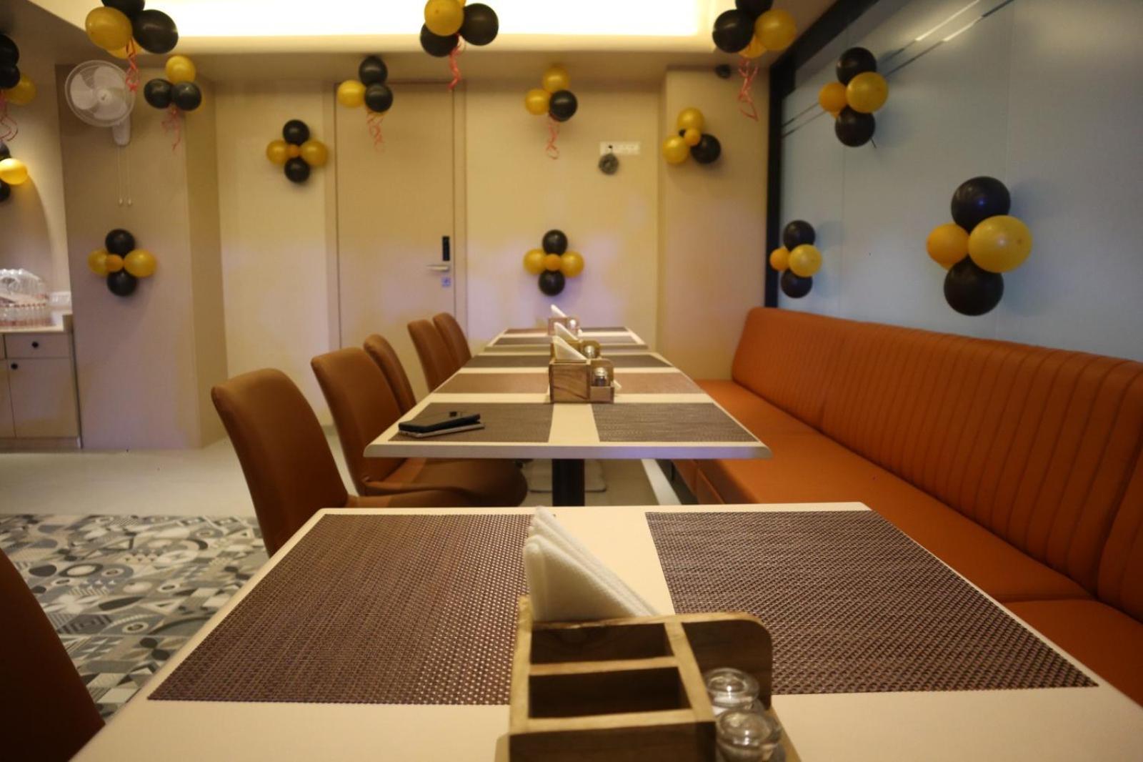 Banzai Rooms Nashik Buitenkant foto