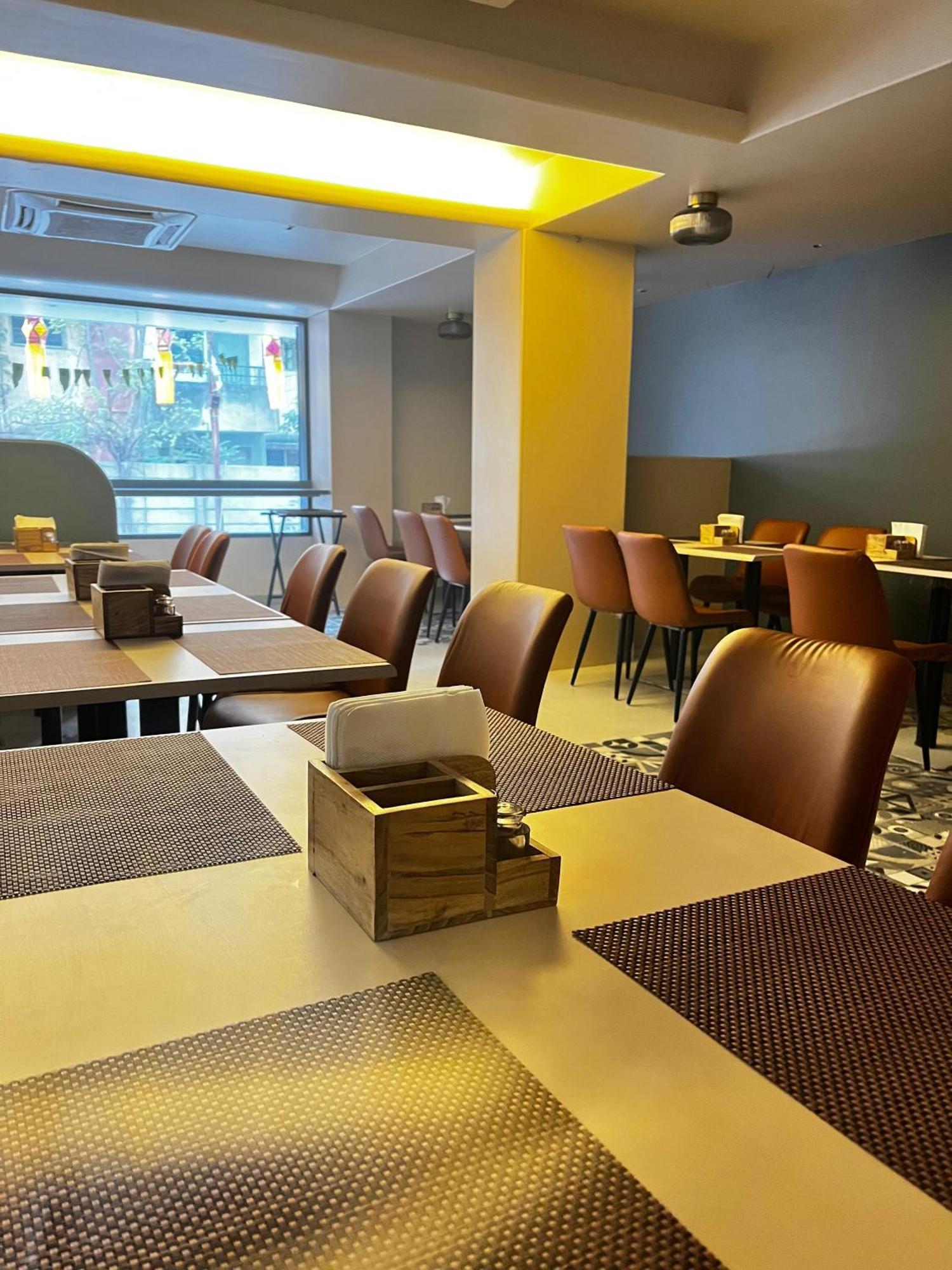 Banzai Rooms Nashik Buitenkant foto